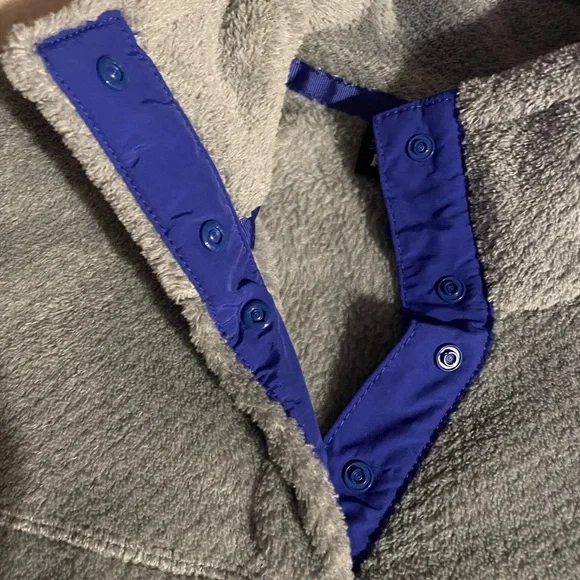 Patagonia Gray and Blue Women's Sweatshirt - Picture 6 of 10